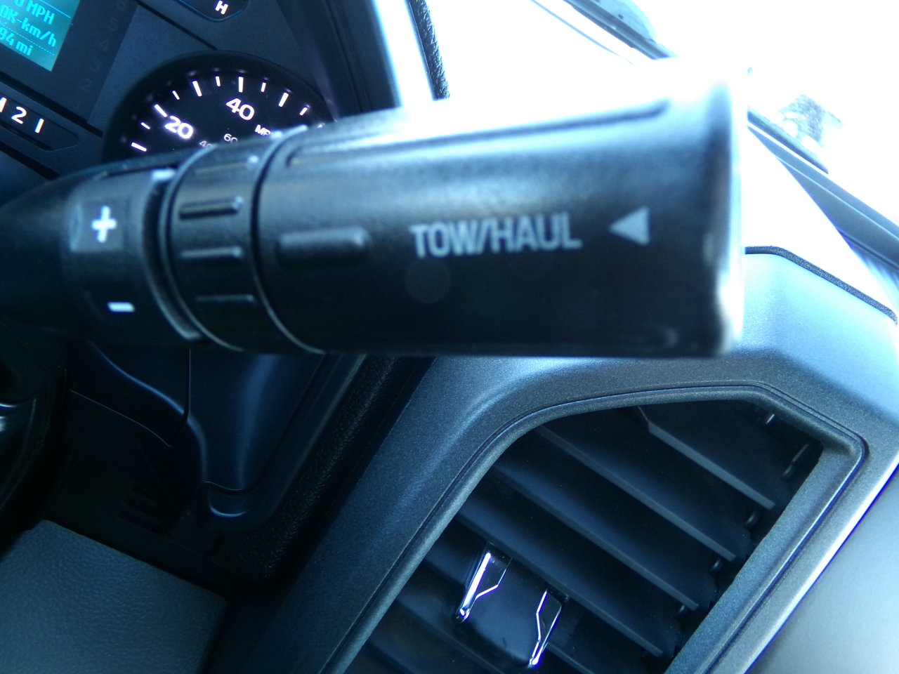 Ford Super Duty F-250 SRW XL 4WD SuperCab 8' Box 2019