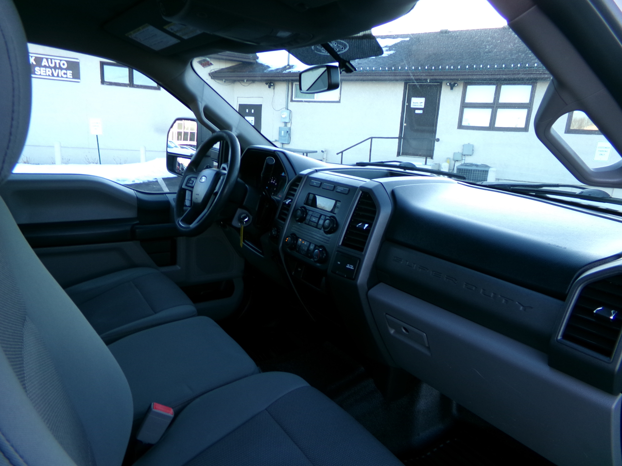 Ford Super Duty F-250 SRW XL 4WD SuperCab 8' Box 2019