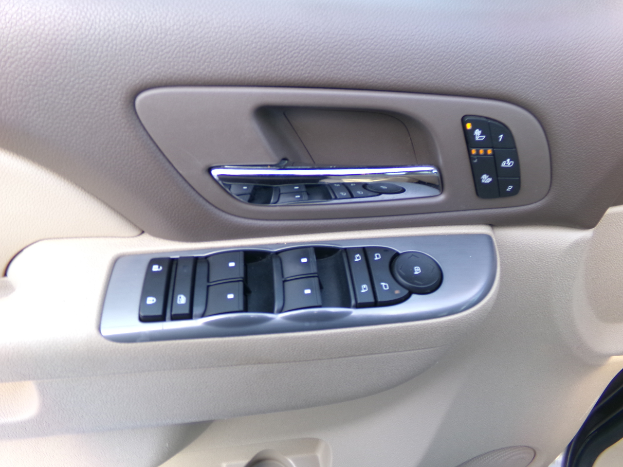 Chevrolet Suburban 4WD 4dr Z71 2011