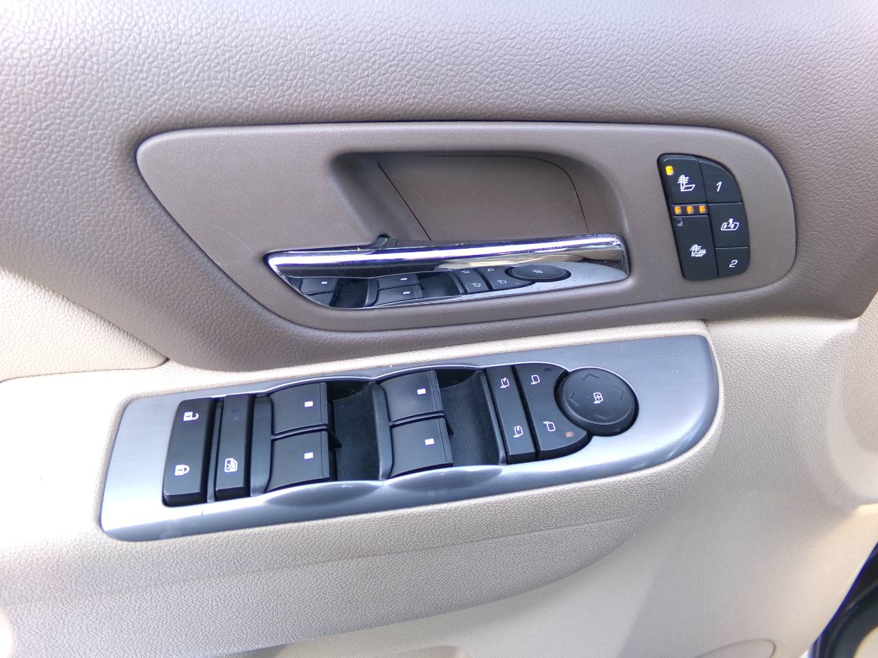 Chevrolet Suburban 4WD 4dr Z71 2011