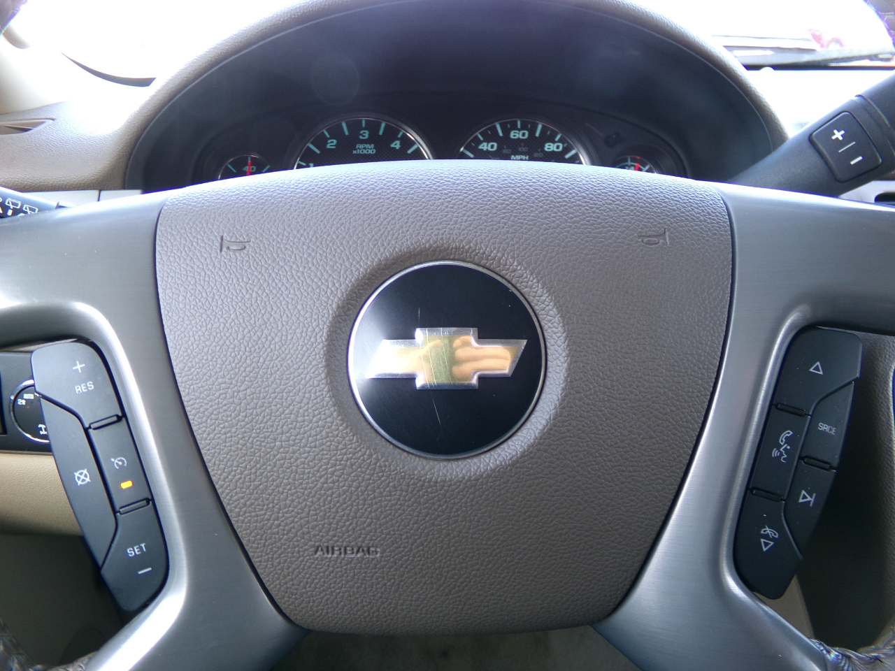 Chevrolet Suburban 4WD 4dr Z71 2011