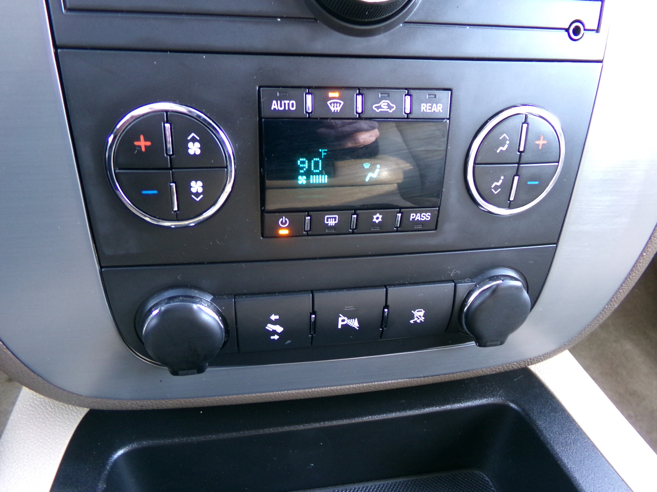 Chevrolet Suburban 4WD 4dr Z71 2011