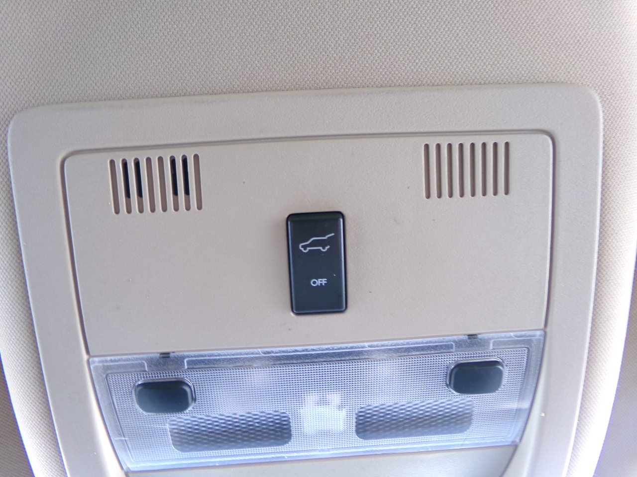 Chevrolet Suburban 4WD 4dr Z71 2011