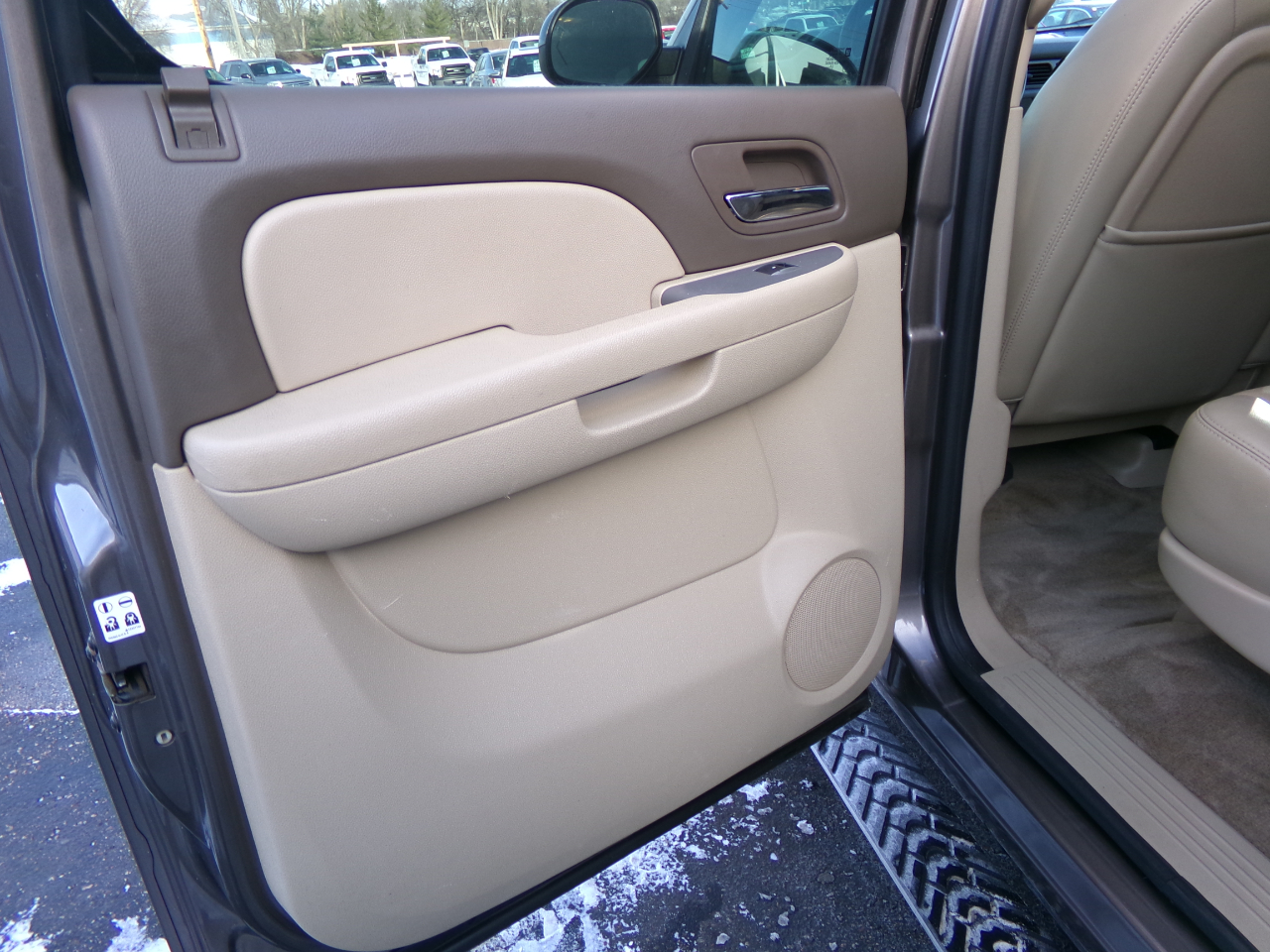 Chevrolet Suburban 4WD 4dr Z71 2011