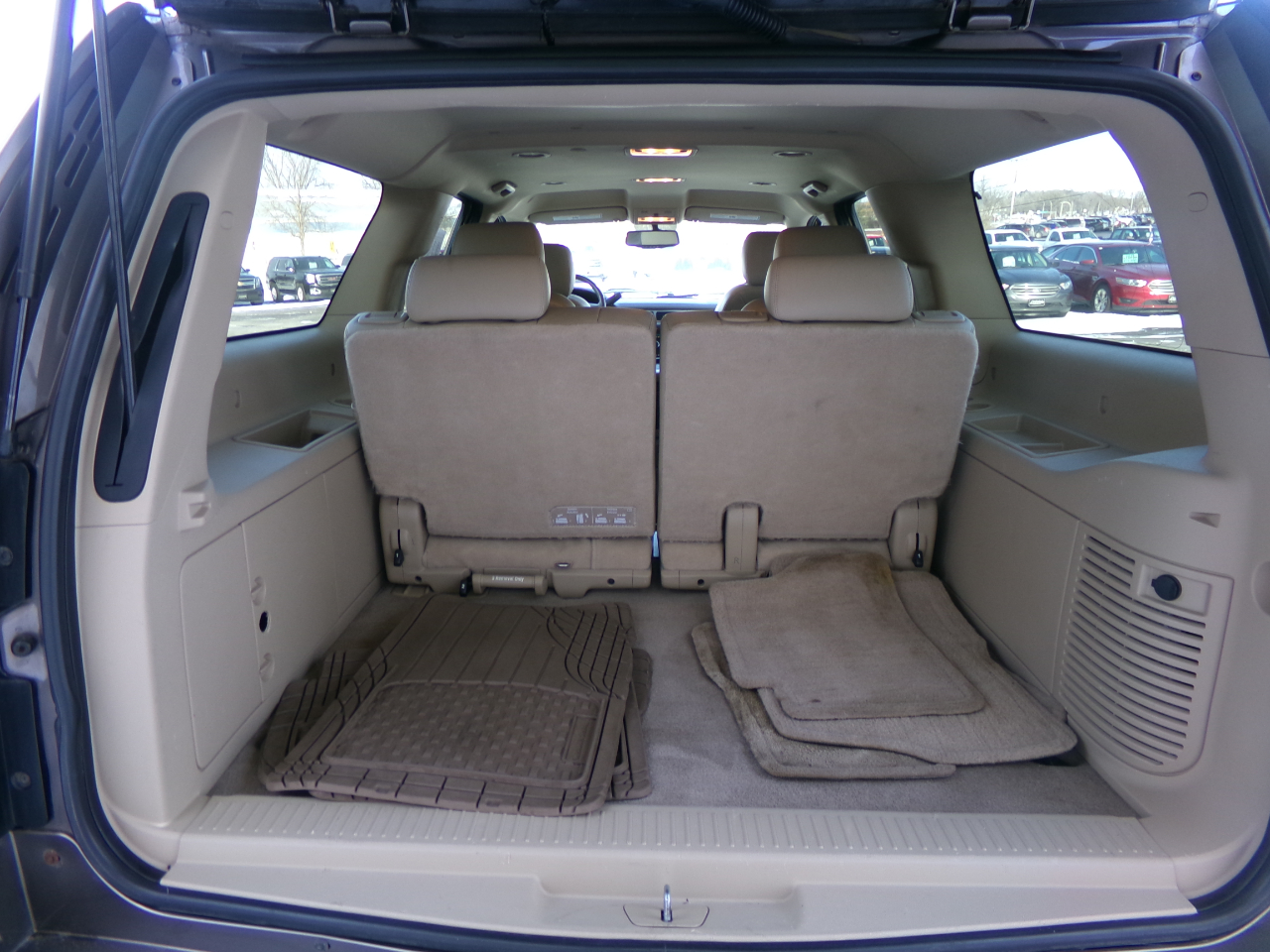 Chevrolet Suburban 4WD 4dr Z71 2011