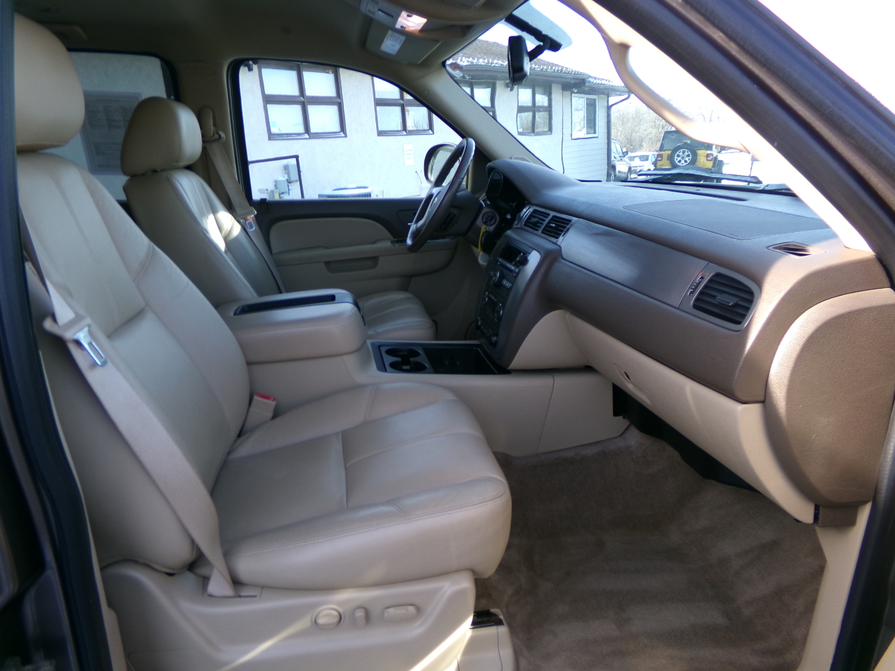 Chevrolet Suburban 4WD 4dr Z71 2011