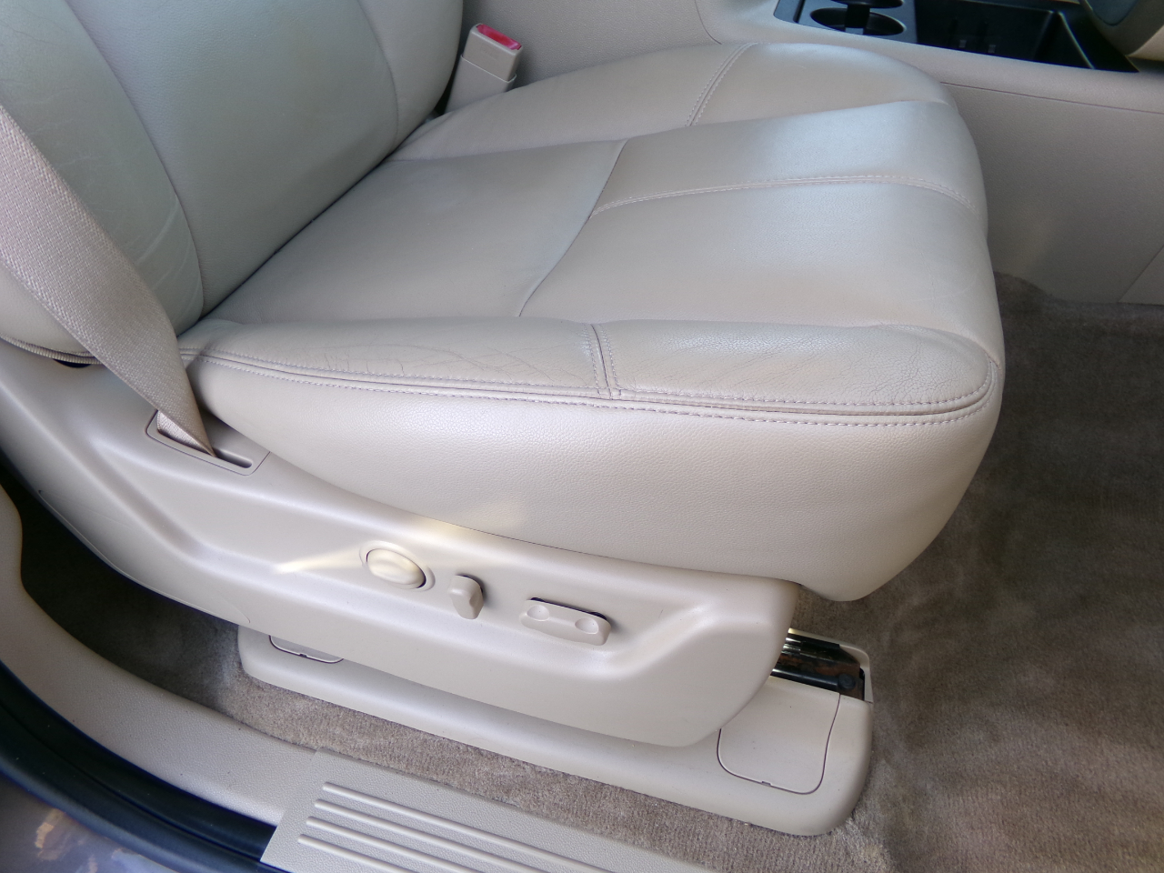 Chevrolet Suburban 4WD 4dr Z71 2011