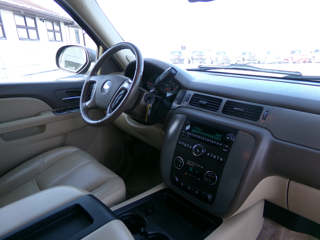 Chevrolet Suburban 4WD 4dr Z71 2011