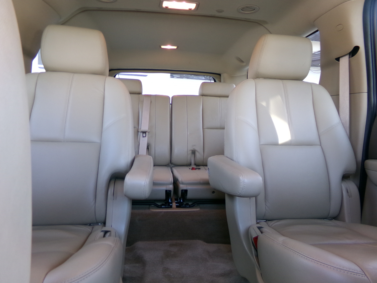 Chevrolet Suburban 4WD 4dr Z71 2011