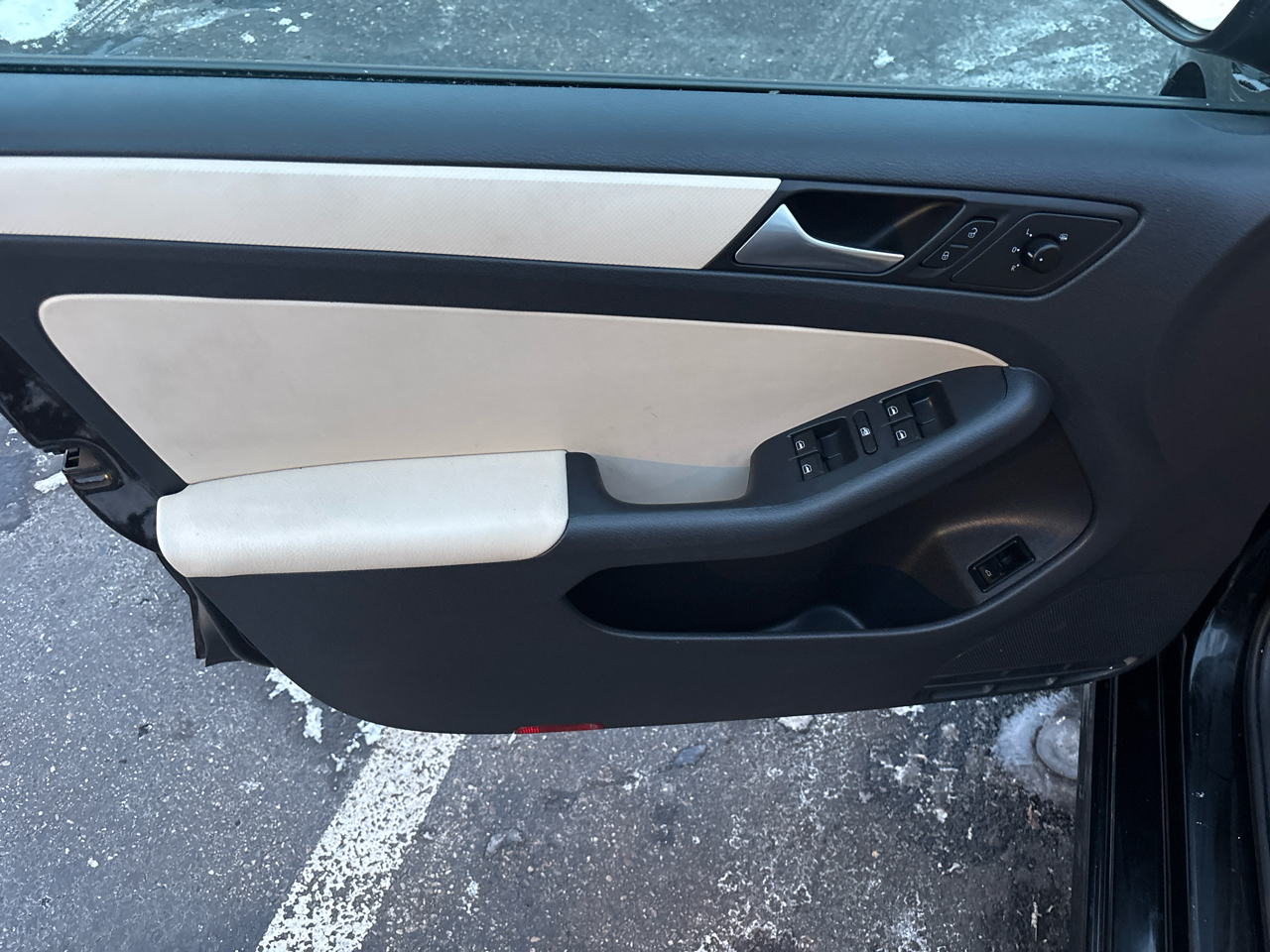 Volkswagen Jetta Sedan 4dr Auto SE PZEV 2012