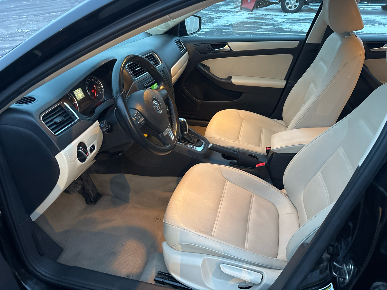 Volkswagen Jetta Sedan 4dr Auto SE PZEV 2012