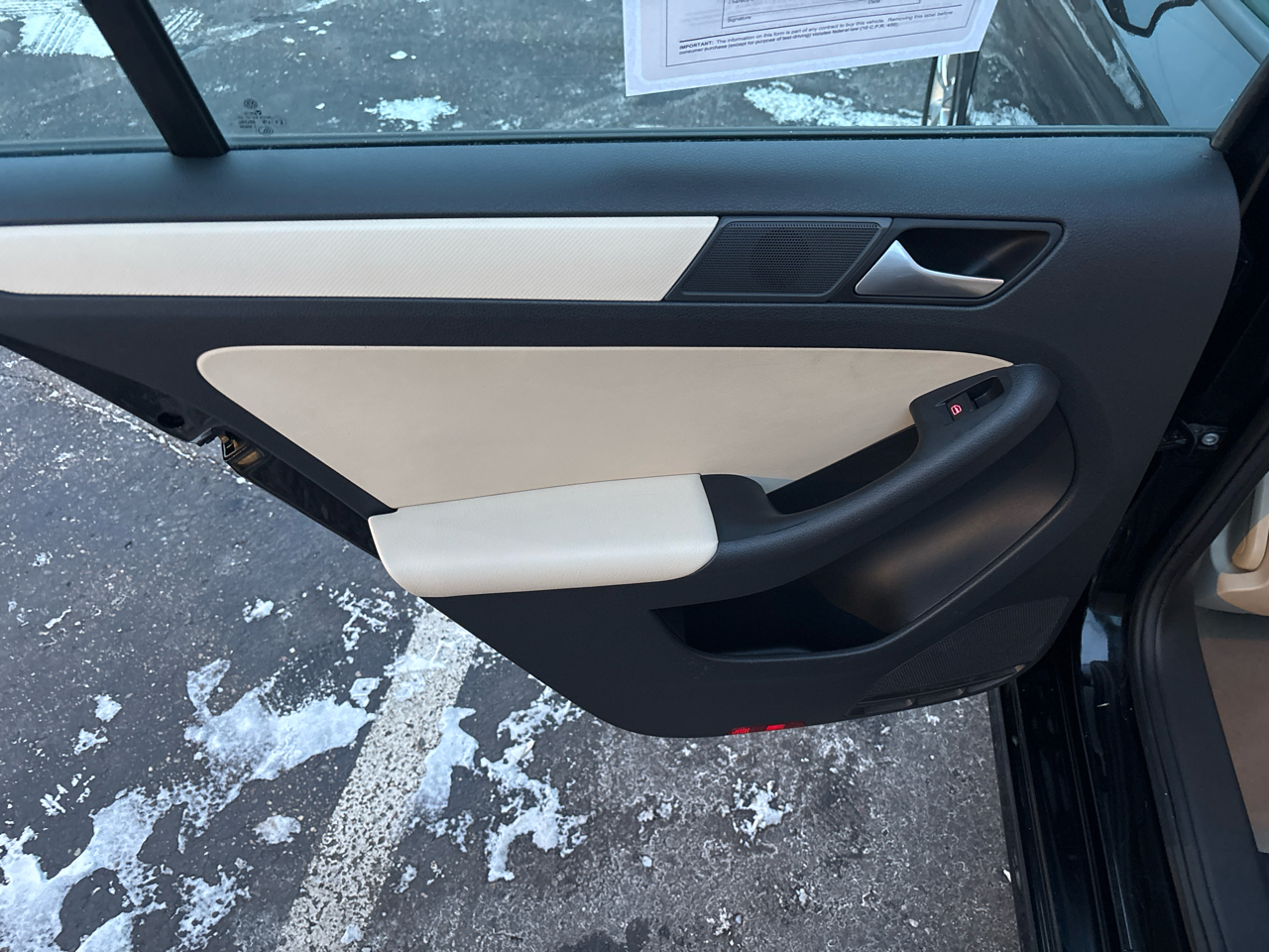 Volkswagen Jetta Sedan 4dr Auto SE PZEV 2012