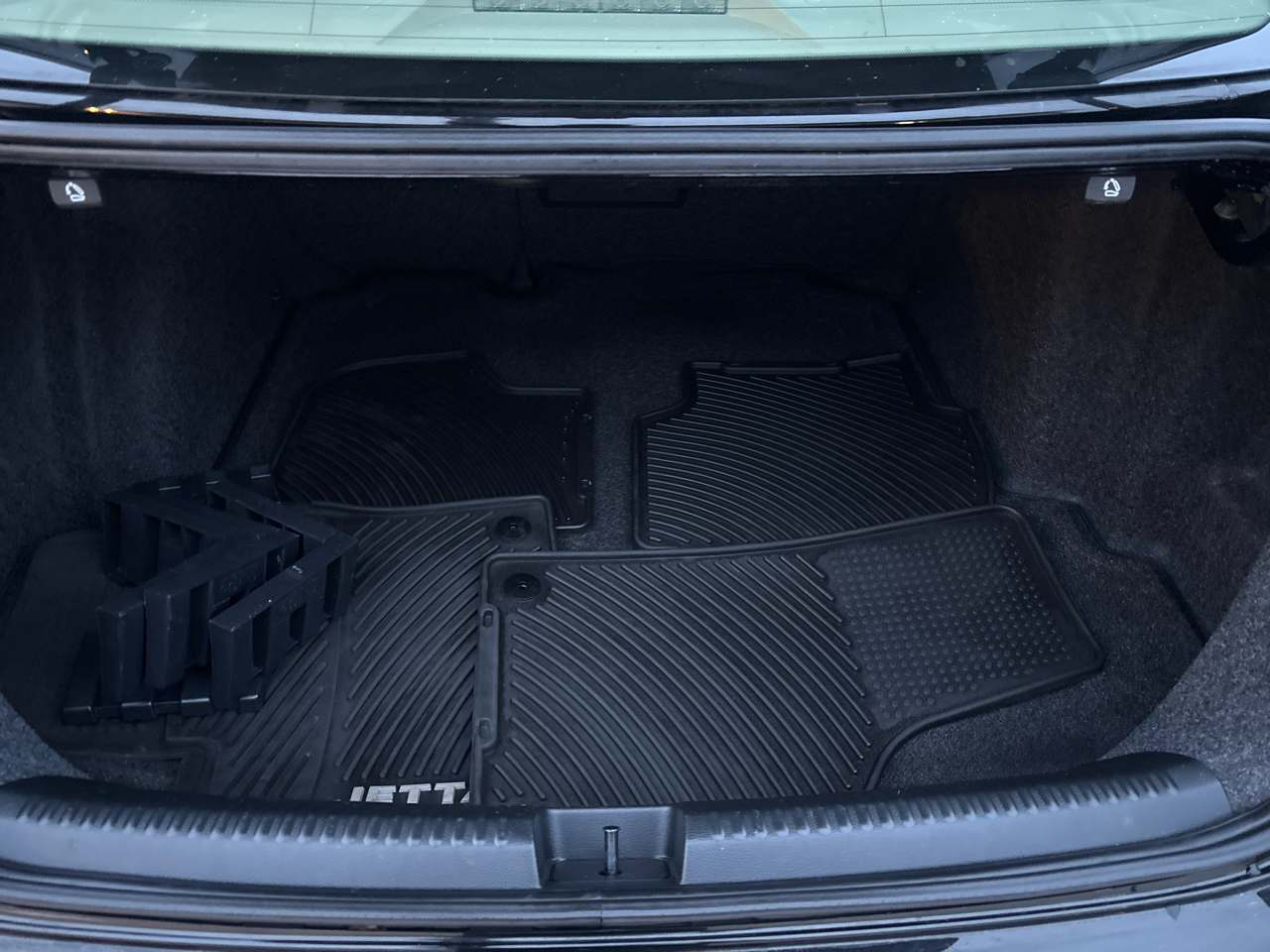 Volkswagen Jetta Sedan 4dr Auto SE PZEV 2012