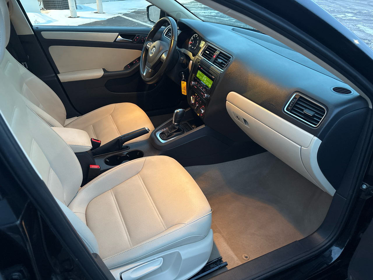 Volkswagen Jetta Sedan 4dr Auto SE PZEV 2012