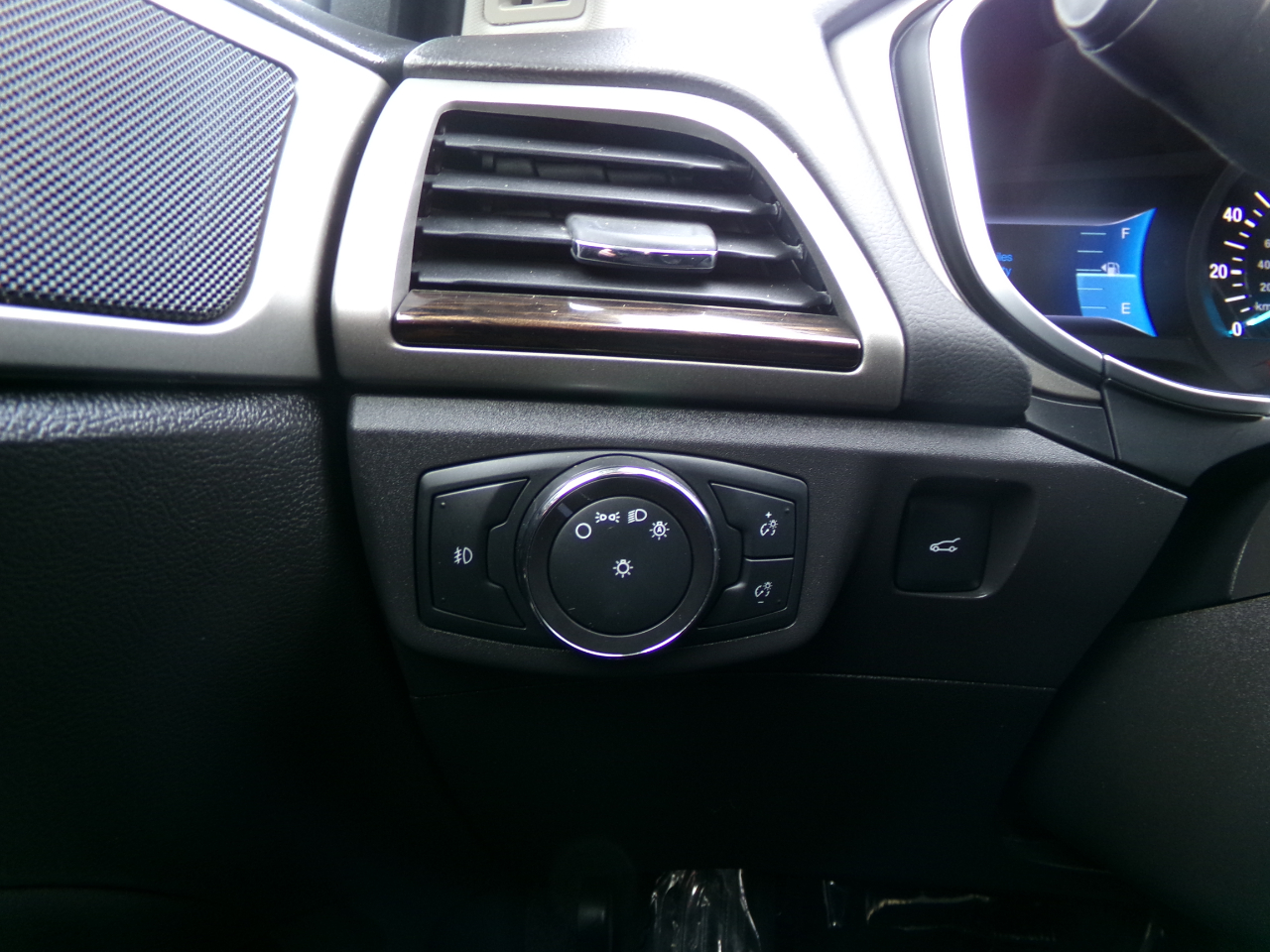 Ford Fusion 4dr Sdn SE FWD 2014