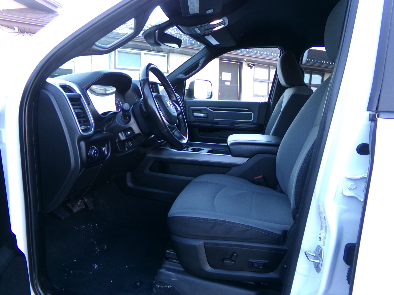 RAM 2500 Big Horn 4x4 Crew Cab 6'4" Box 2022