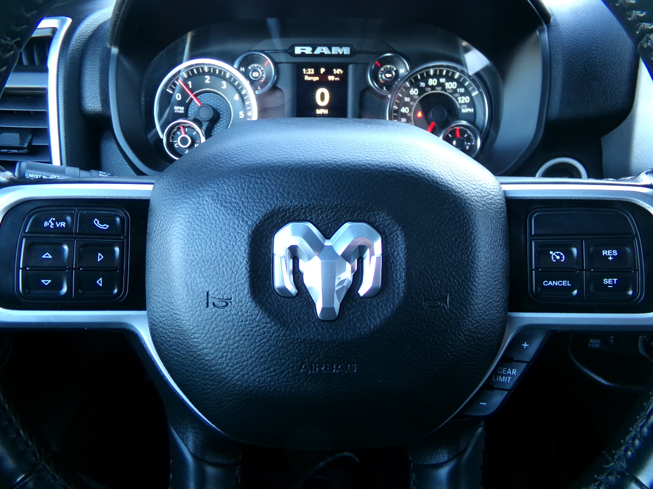 RAM 2500 Big Horn 4x4 Crew Cab 6'4" Box 2022