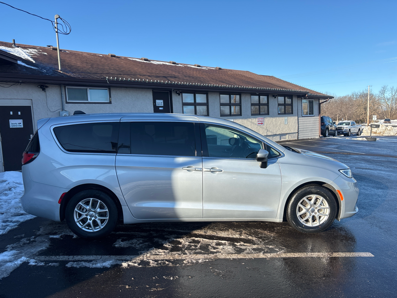 Chrysler Pacifica Touring L FWD 2023