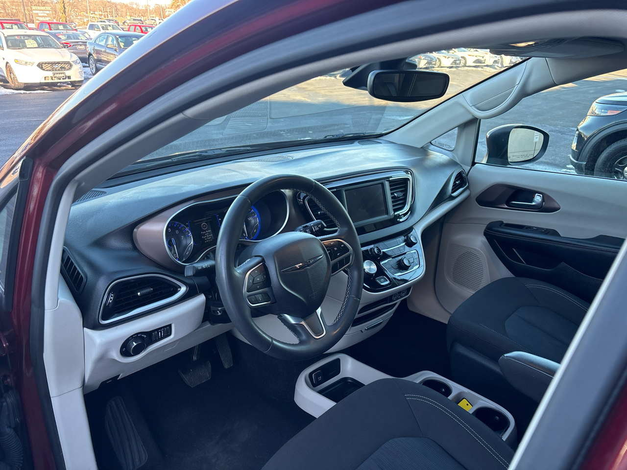 Chrysler Voyager LX FWD 2023