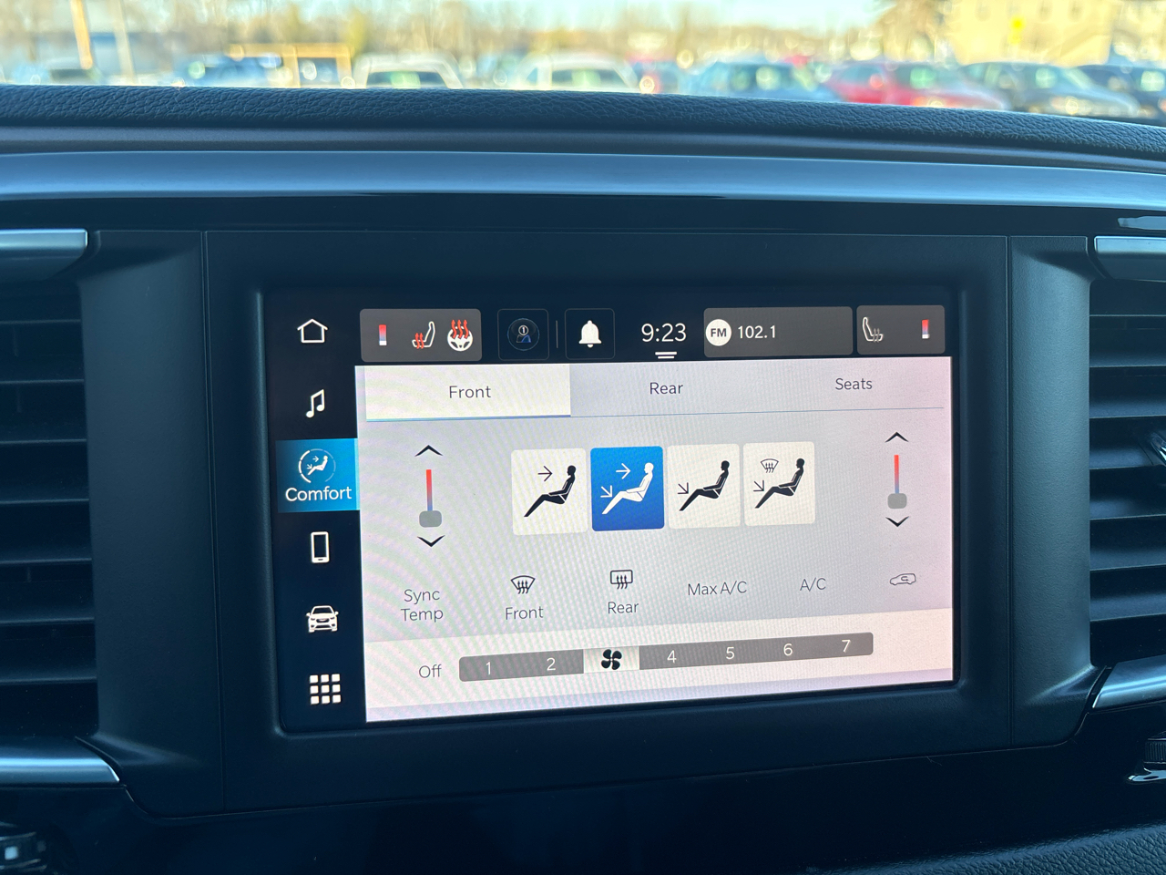 Chrysler Voyager LX FWD 2023