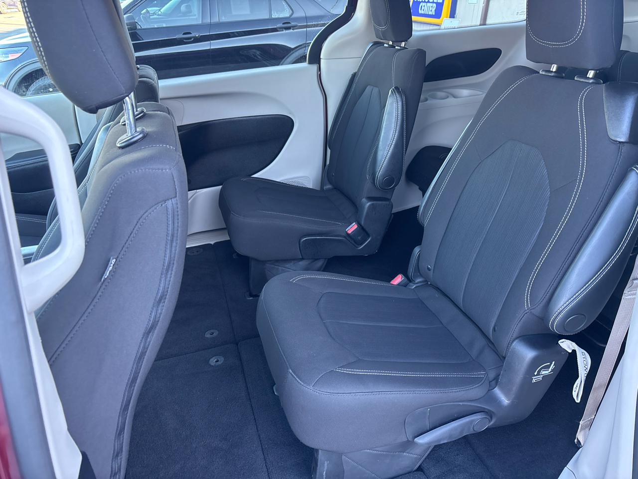 Chrysler Voyager LX FWD 2023