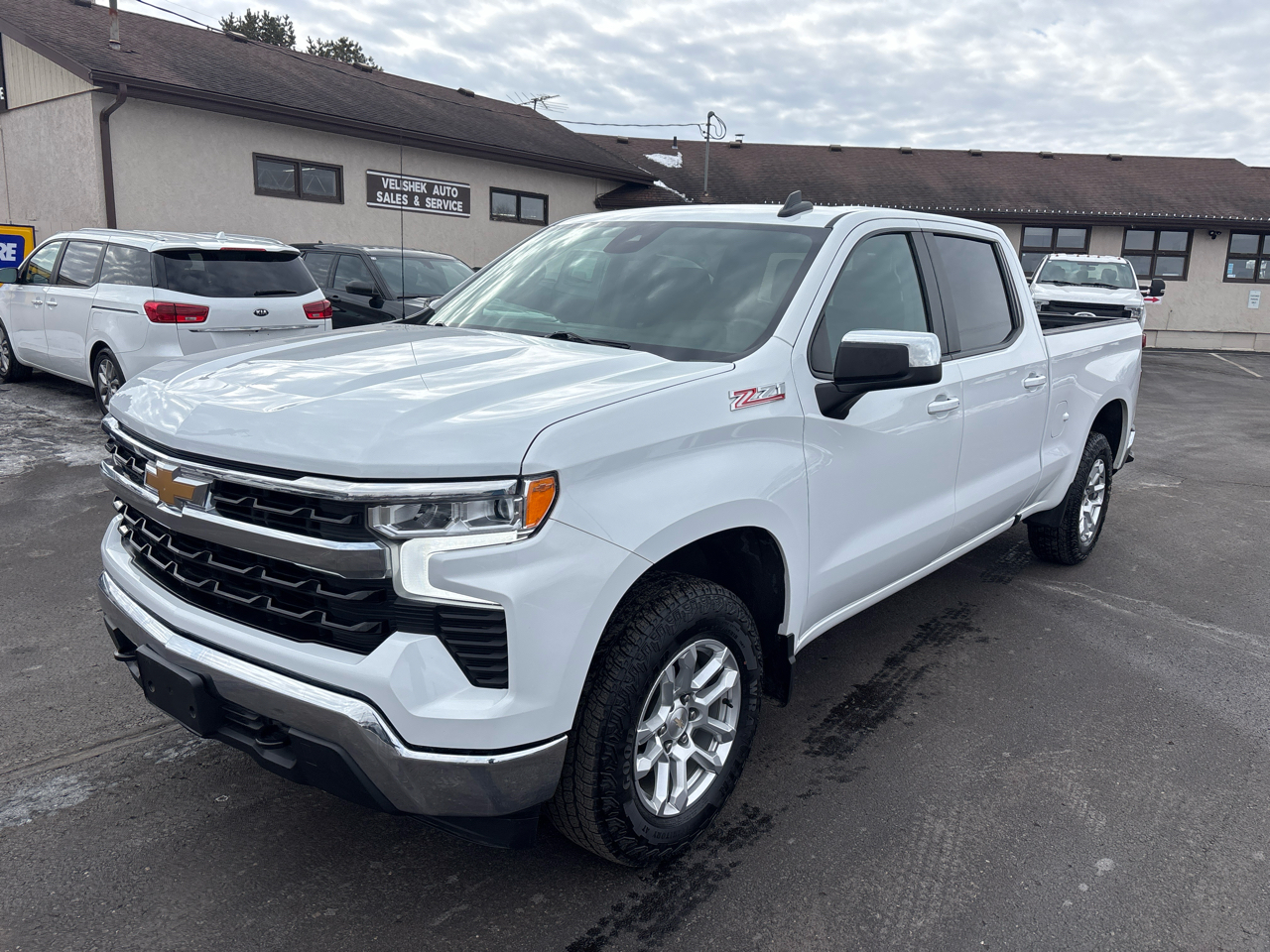 Chevrolet Silverado 1500 4WD Crew Cab 157" LT 2024