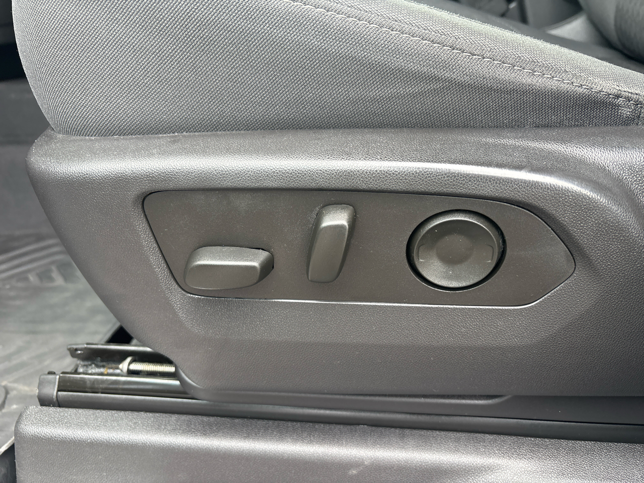 Chevrolet Silverado 1500 4WD Crew Cab 157" LT 2024