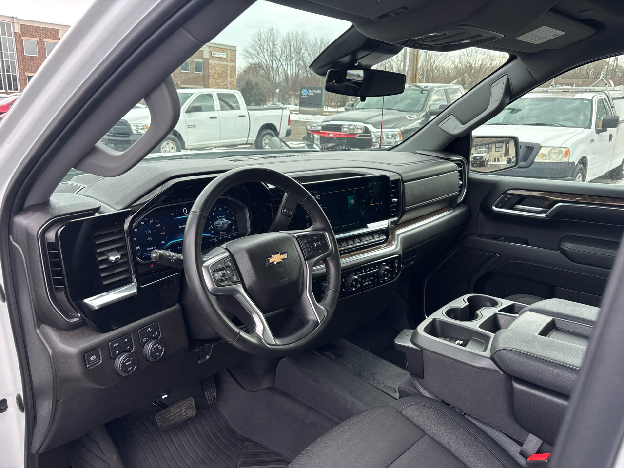 Chevrolet Silverado 1500 4WD Crew Cab 157" LT 2024