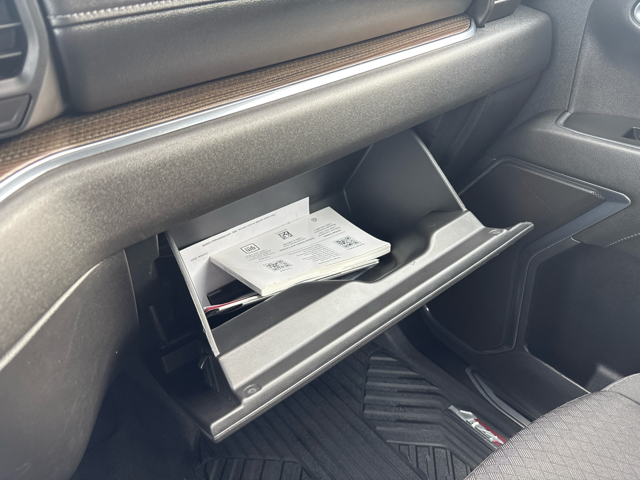 Chevrolet Silverado 1500 4WD Crew Cab 157" LT 2024