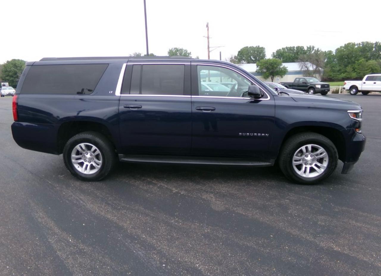 Chevrolet Suburban 4WD 4dr 1500 LT 2018
