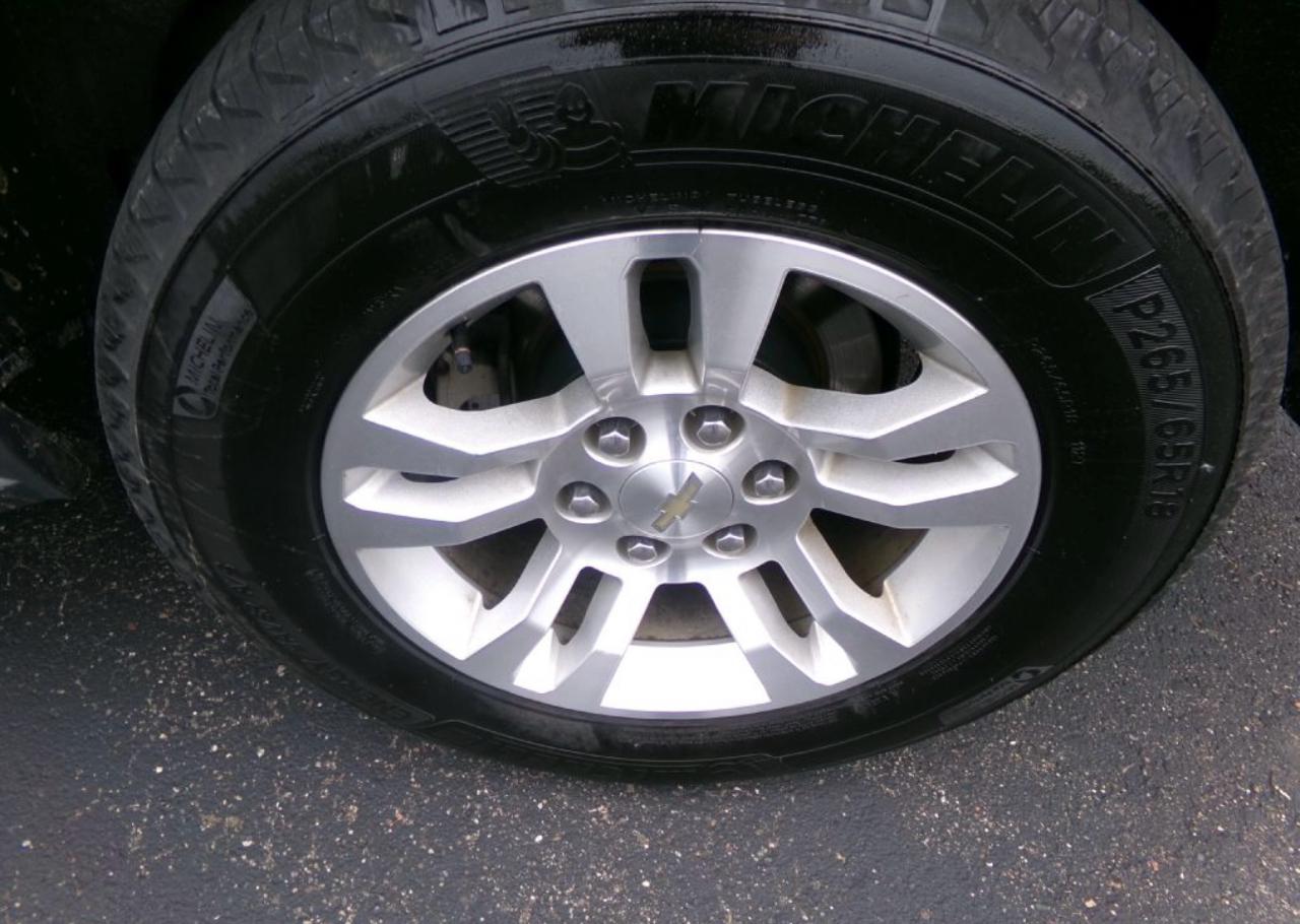 Chevrolet Suburban 4WD 4dr 1500 LT 2018