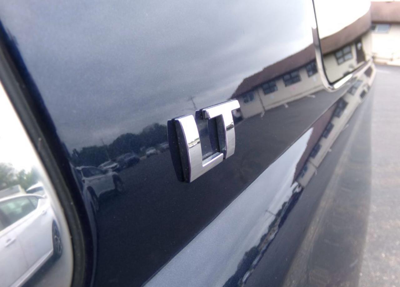 Chevrolet Suburban 4WD 4dr 1500 LT 2018