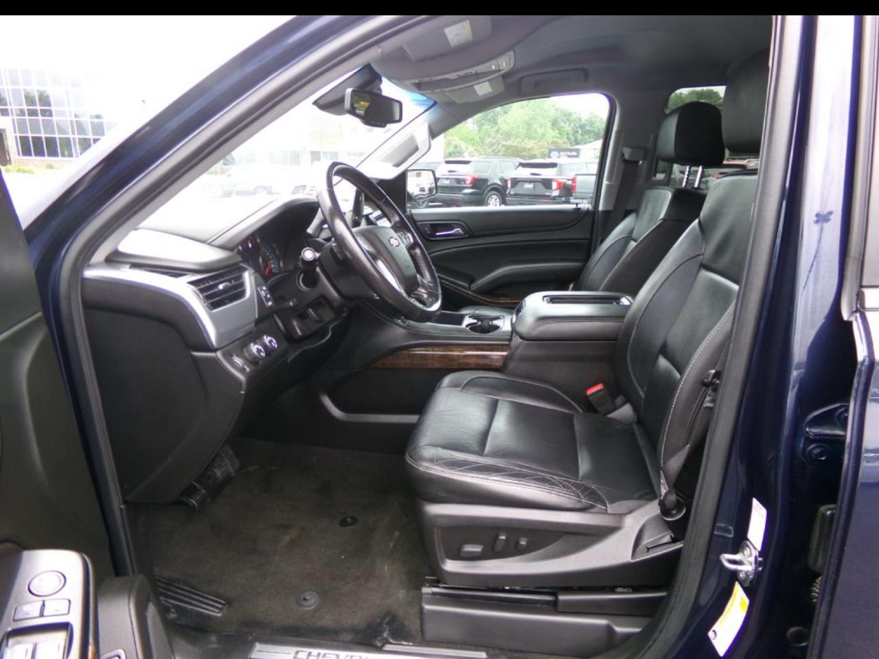 Chevrolet Suburban 4WD 4dr 1500 LT 2018