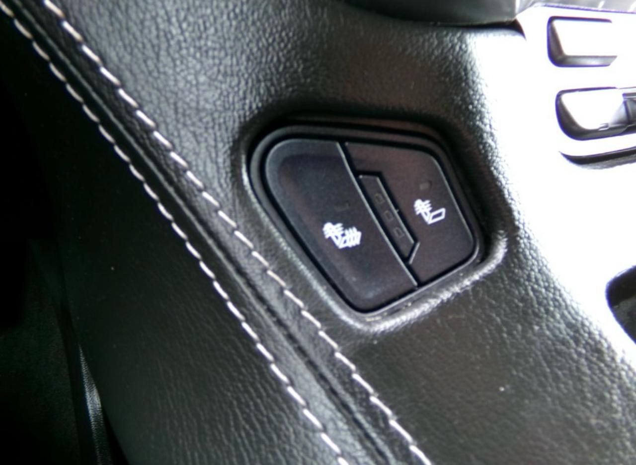 Chevrolet Suburban 4WD 4dr 1500 LT 2018