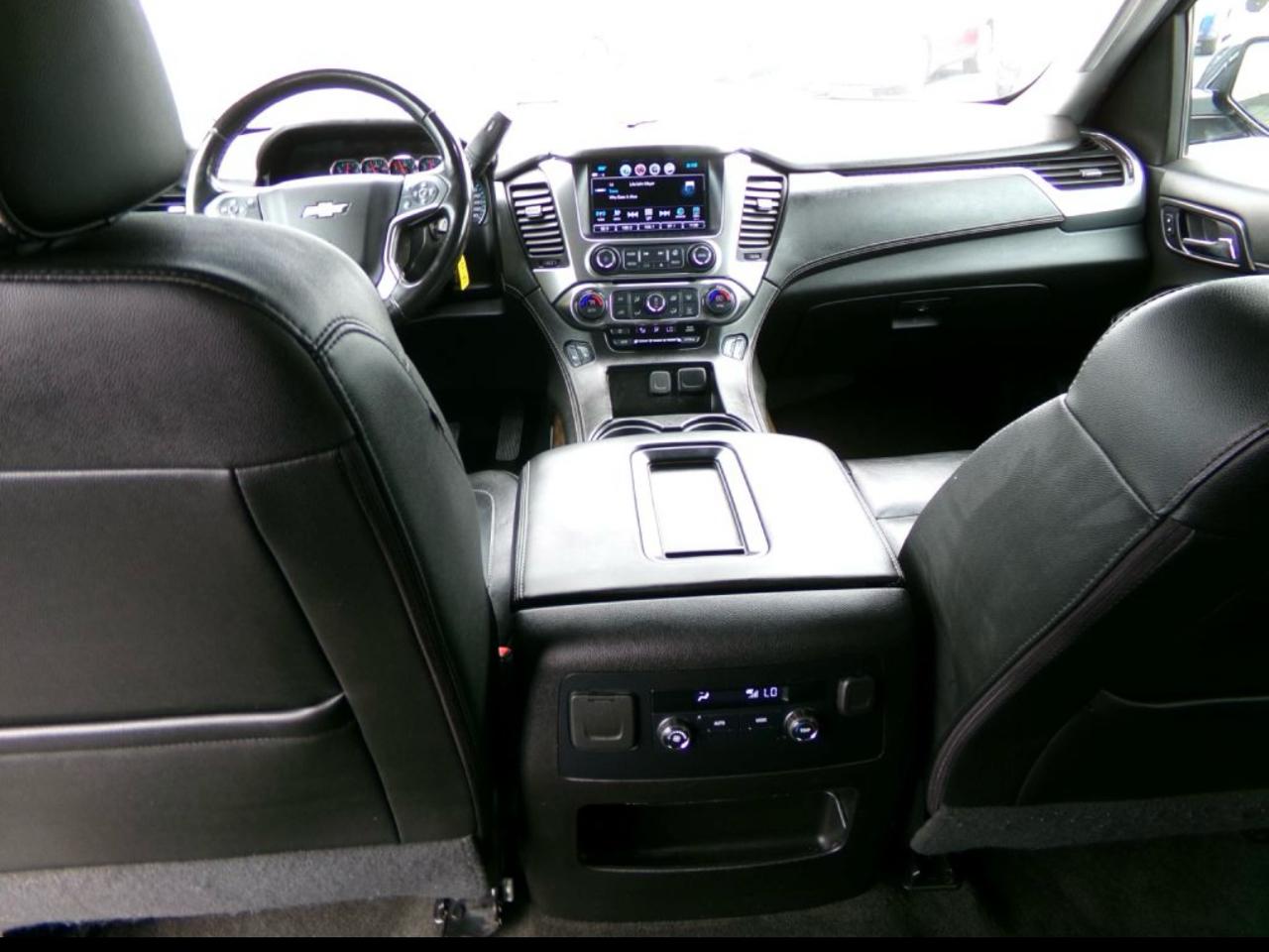 Chevrolet Suburban 4WD 4dr 1500 LT 2018