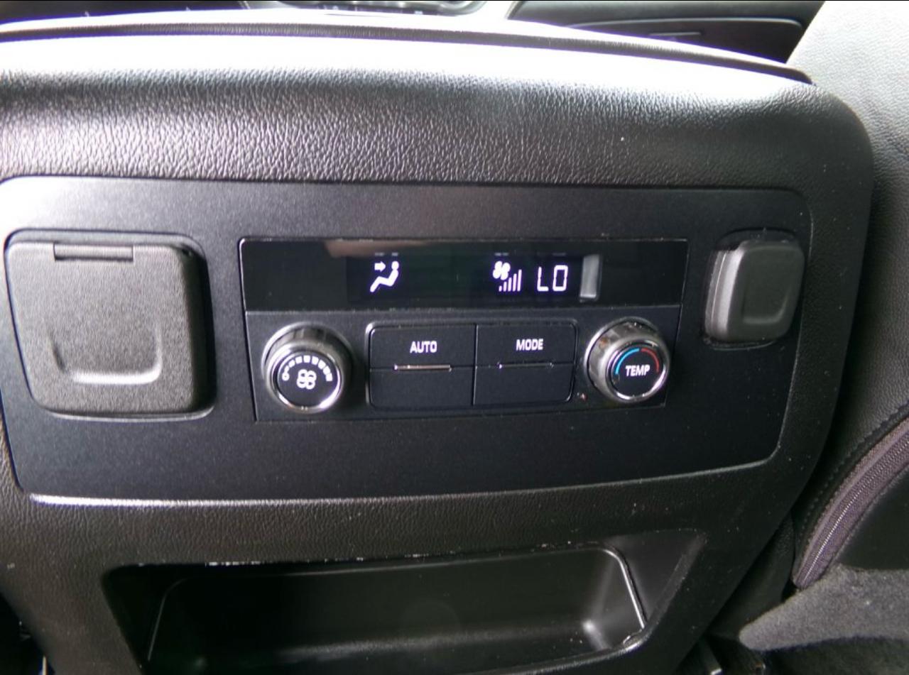 Chevrolet Suburban 4WD 4dr 1500 LT 2018