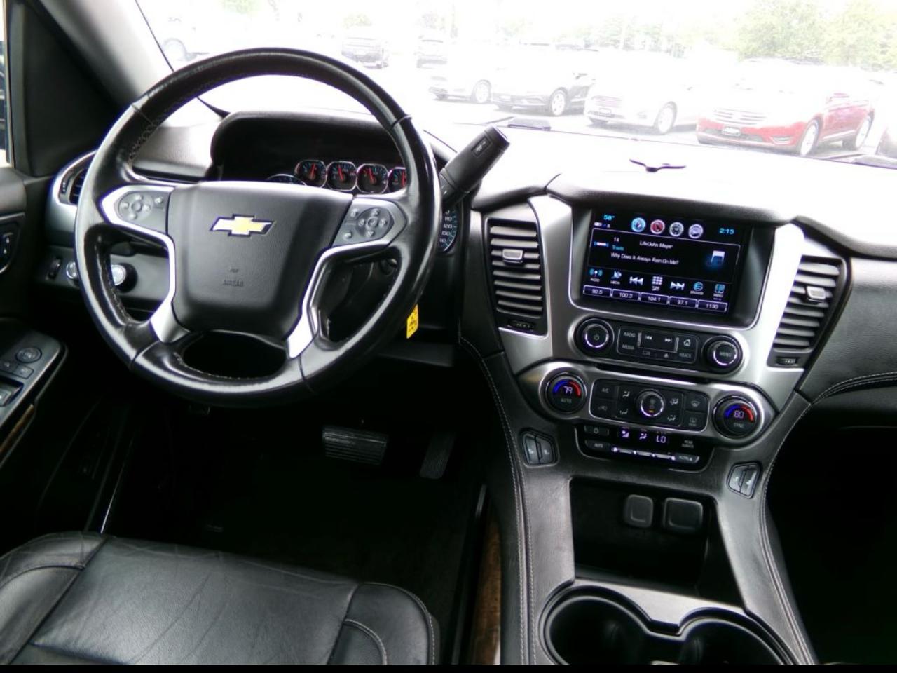 Chevrolet Suburban 4WD 4dr 1500 LT 2018