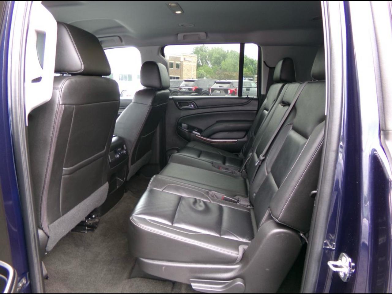 Chevrolet Suburban 4WD 4dr 1500 LT 2018