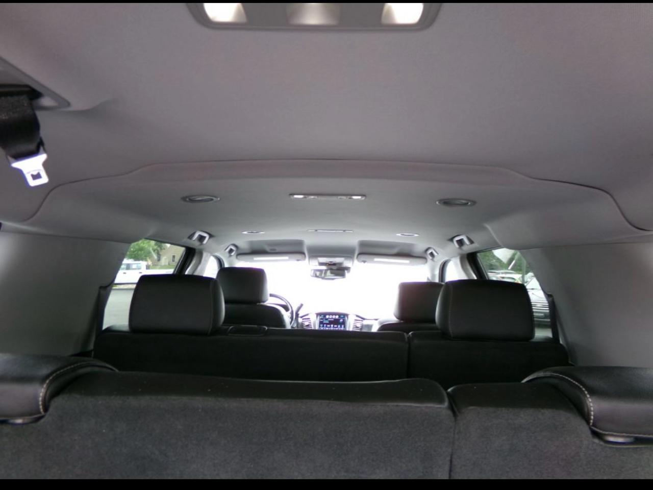 Chevrolet Suburban 4WD 4dr 1500 LT 2018