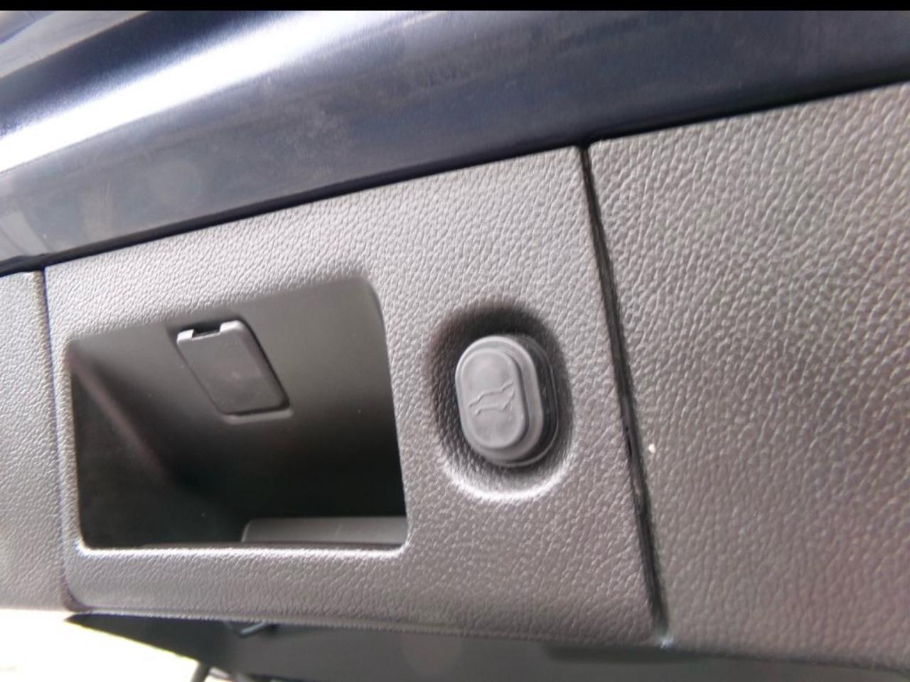 Chevrolet Suburban 4WD 4dr 1500 LT 2018