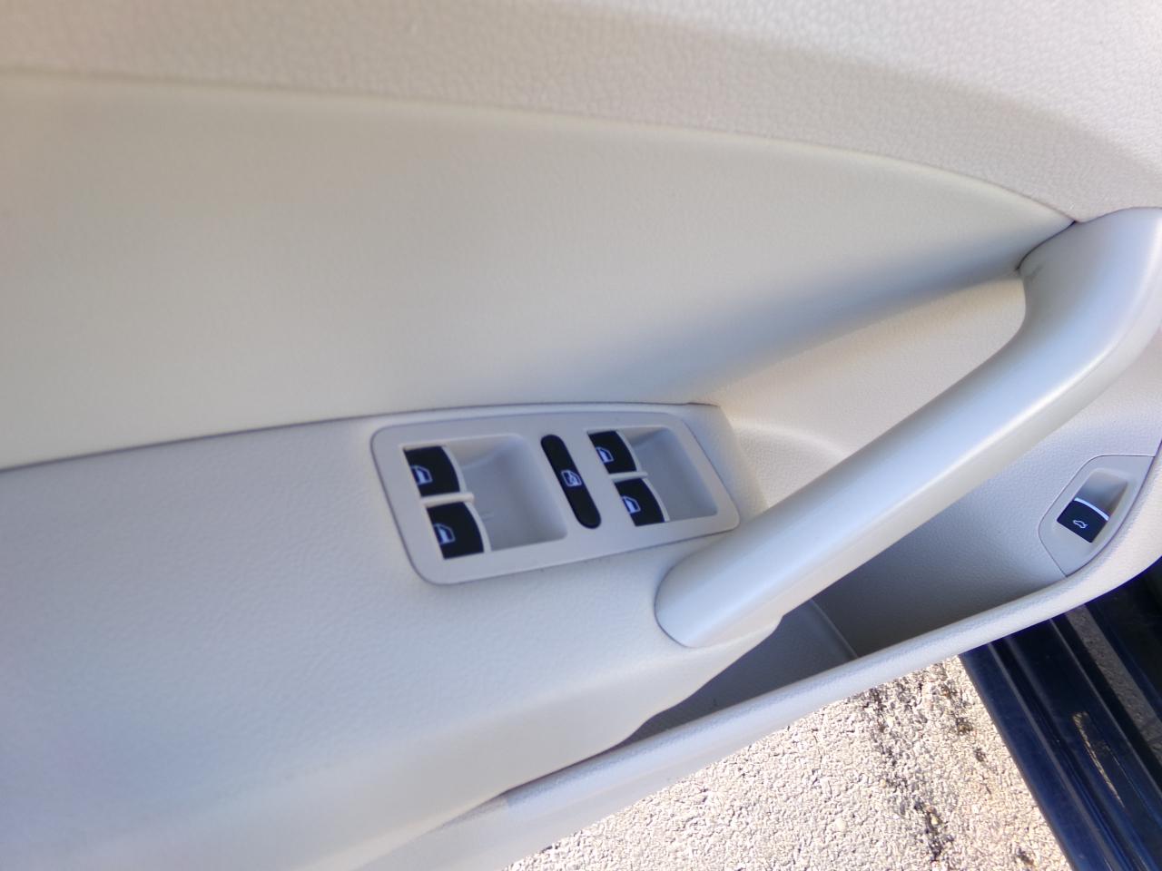 Volkswagen Passat  2013