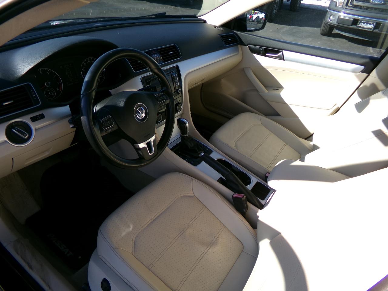 Volkswagen Passat  2013