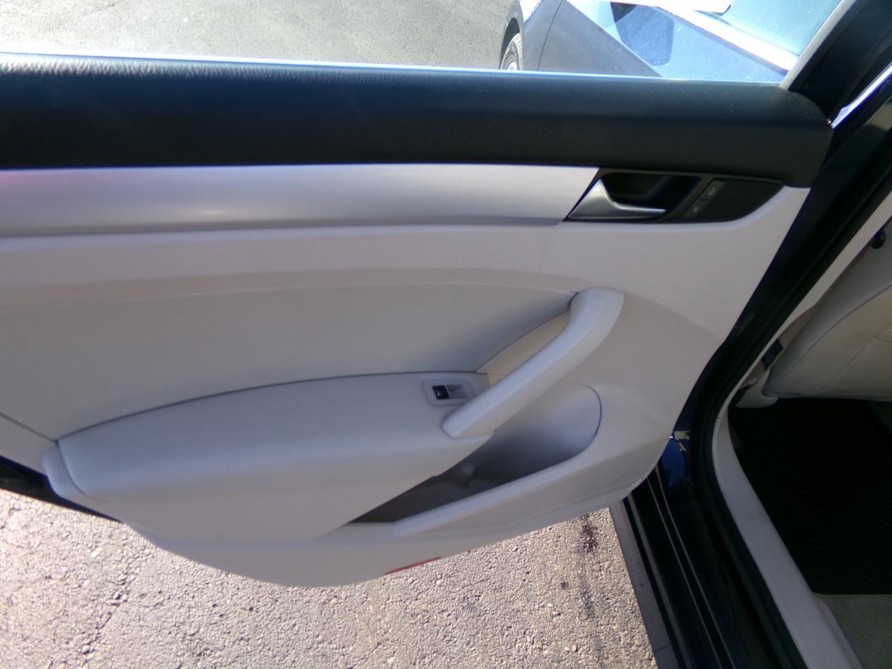 Volkswagen Passat  2013