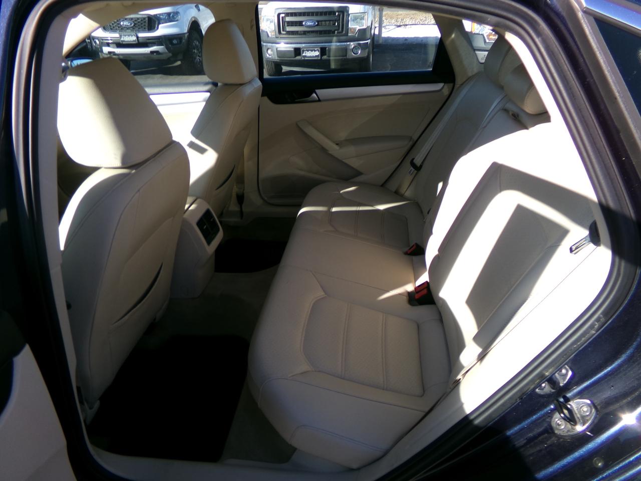 Volkswagen Passat  2013