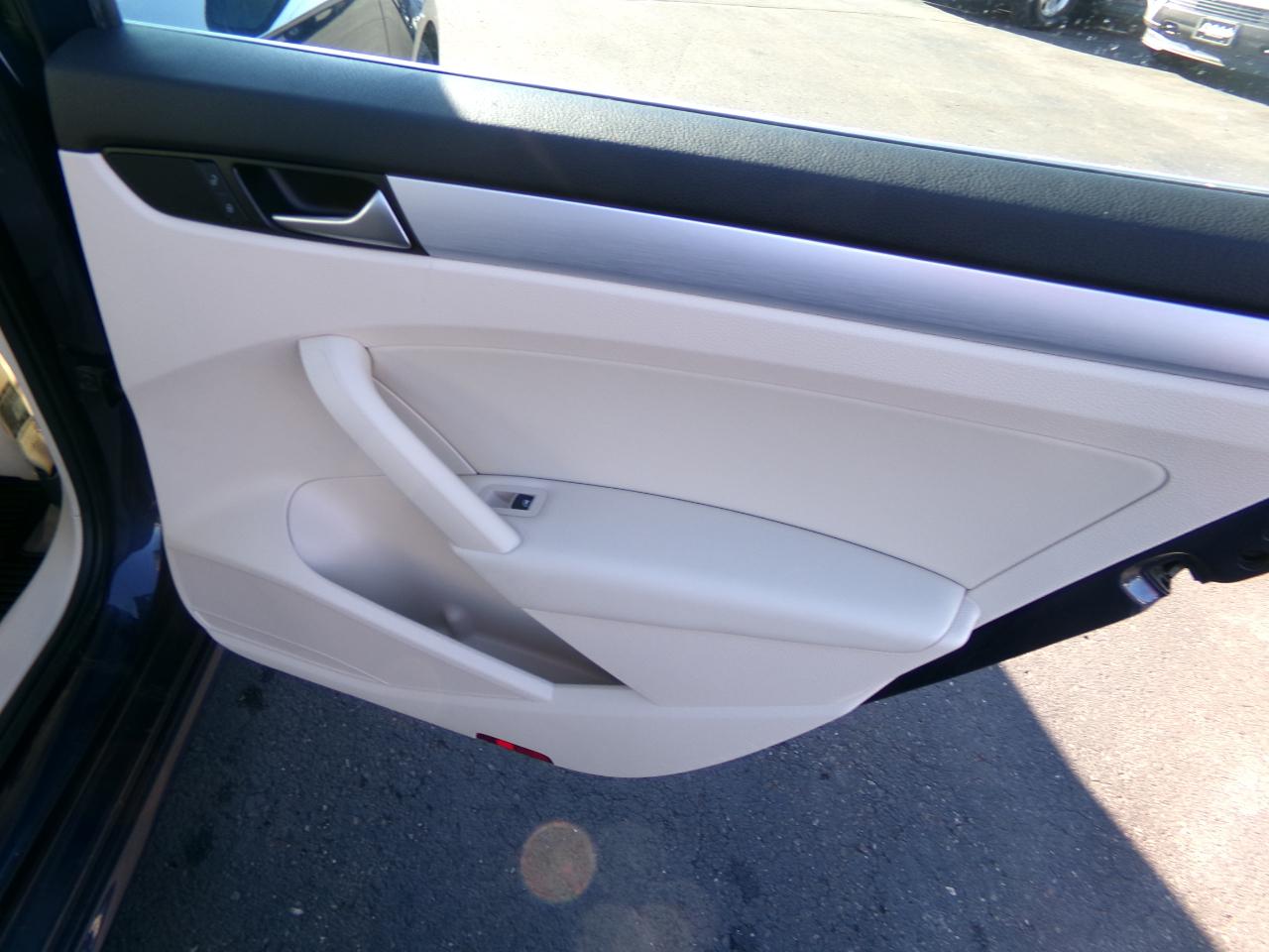 Volkswagen Passat  2013