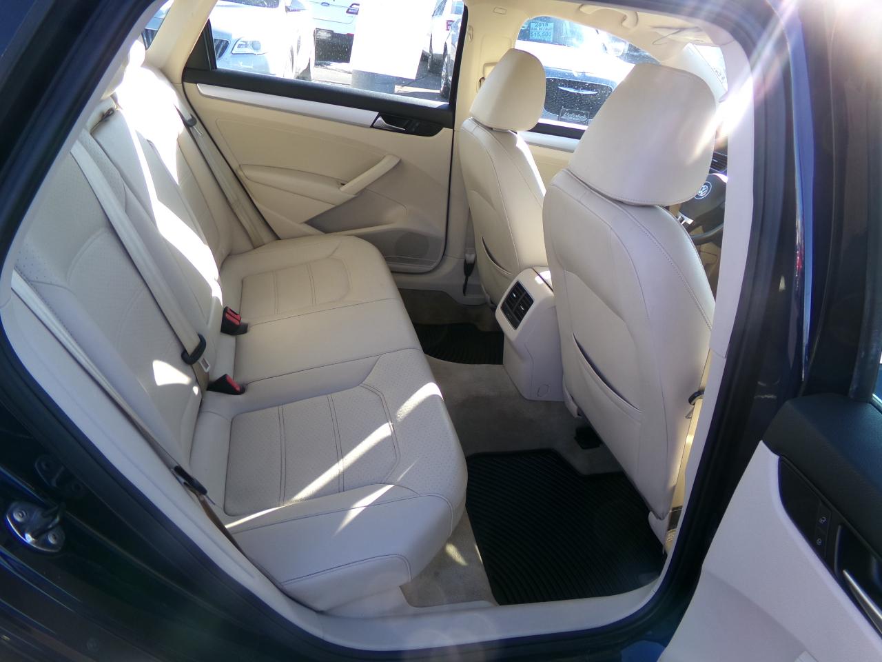 Volkswagen Passat  2013