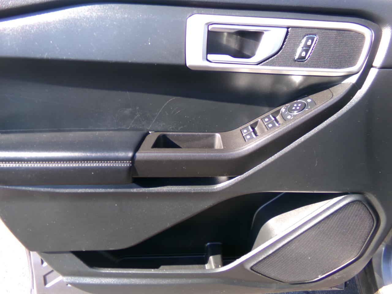 Ford Explorer Base 4WD 2023