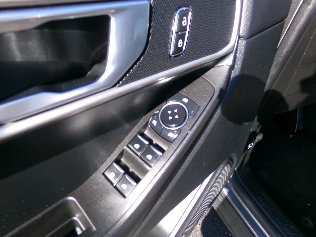 Ford Explorer Base 4WD 2023