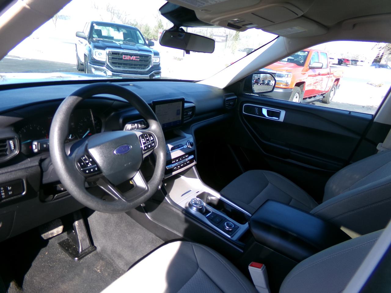 Ford Explorer Base 4WD 2023