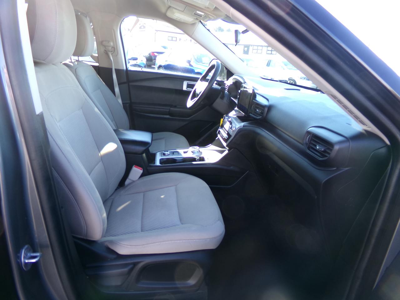 Ford Explorer Base 4WD 2023